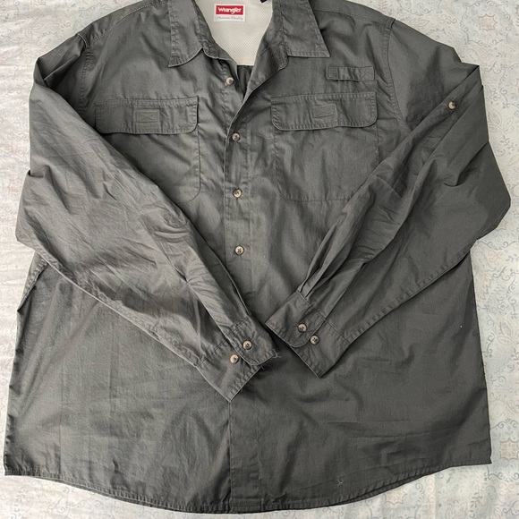 Wrangler Gray Casual Button Down Shirt - Picture 9 of 10